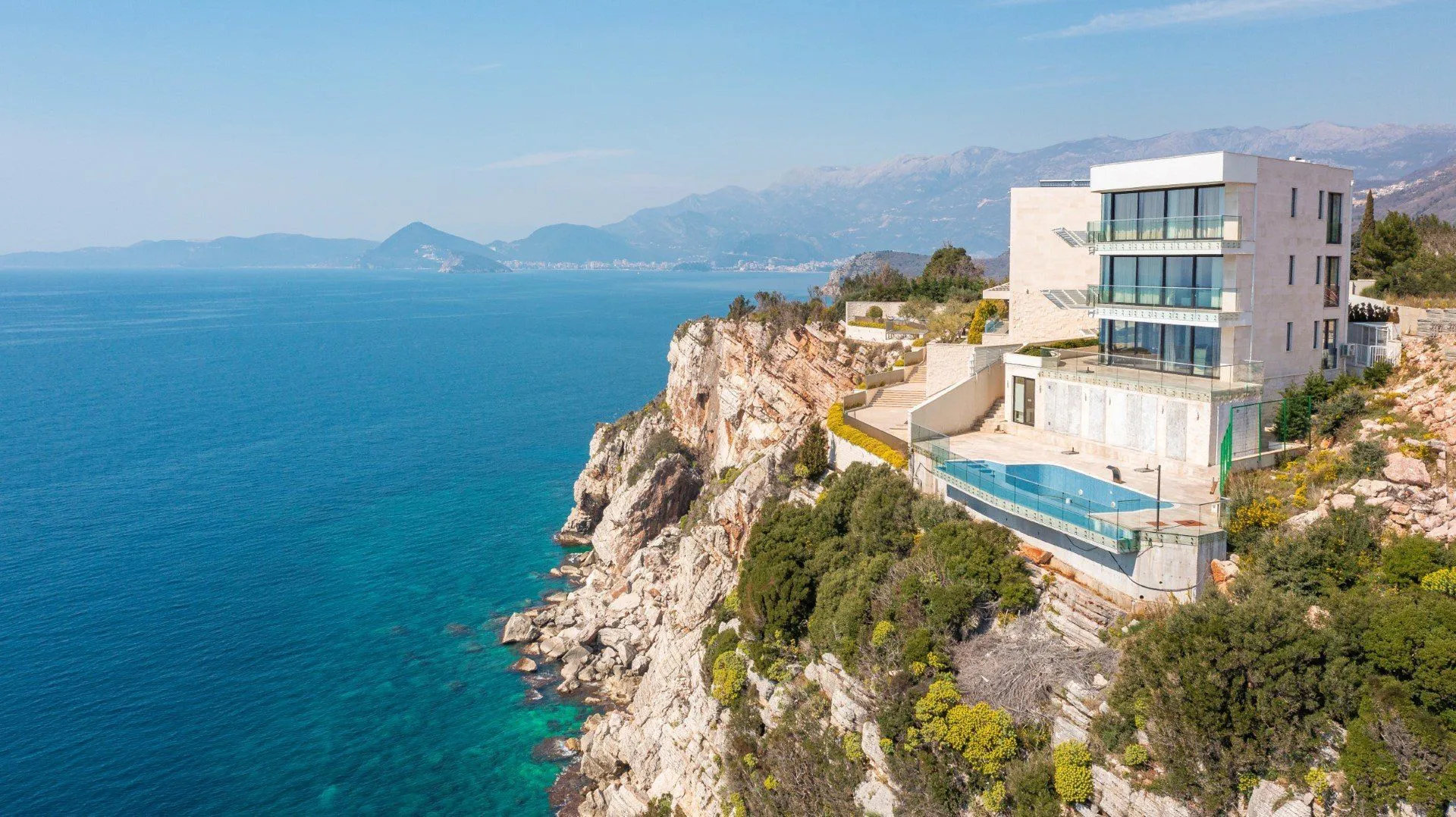 Sale, three bedroom apartment, 182m², Skočiđevojka, Budva