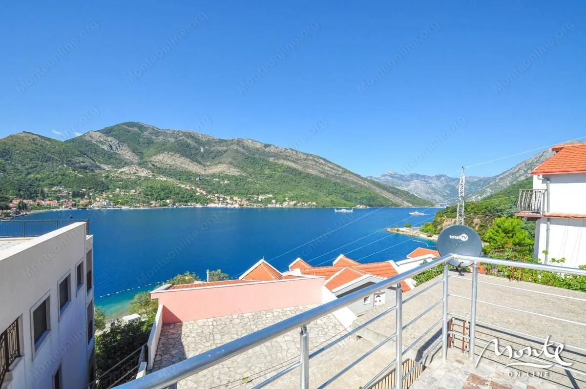 Sale, house, 110m², Lepetani, Tivat