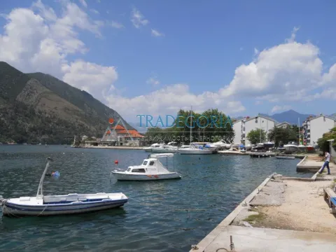 Sale, two bedroom apartment, 72m², Dobrota, Kotor