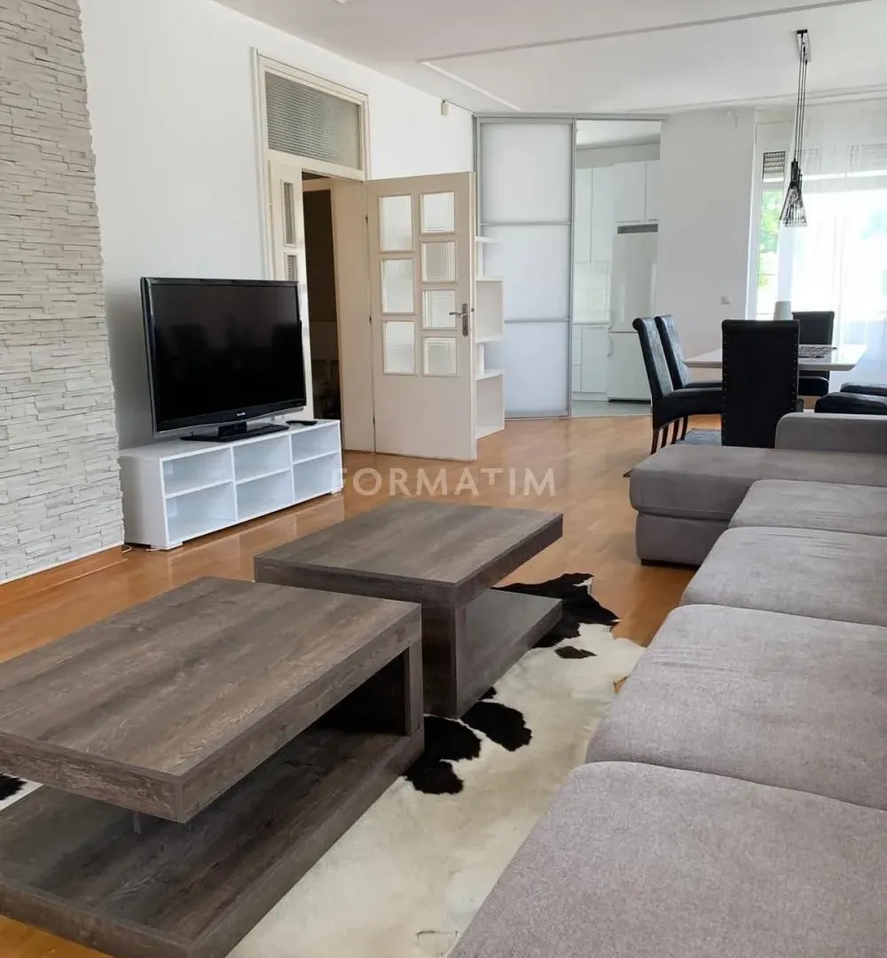 Izdavanje, četvorosoban stan, 125m², Savski Venac, Beograd