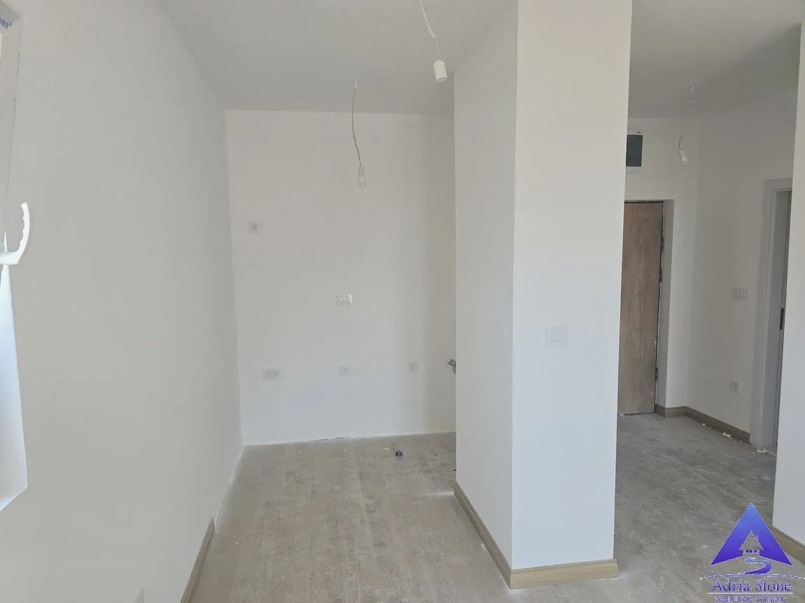 Sale, one bedroom apartment, 56m², Lazi, Budva