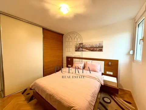 Rent, two bedroom apartment, 78m², Blok 5, Podgorica - image 11