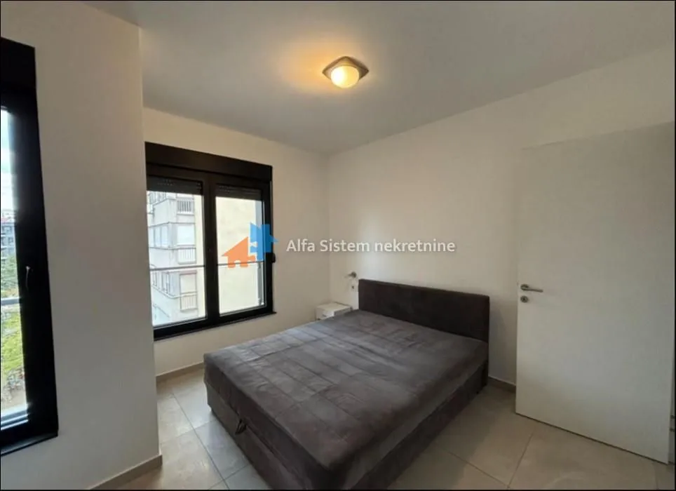 Rent, three bedroom apartment, 55m², Južni Bulevar, Vračar Sve Podlokacije