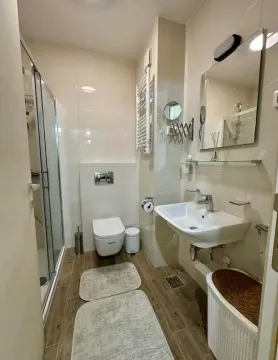Izdavanje, dvosoban stan, 60m², City Kej, Podgorica - image 8