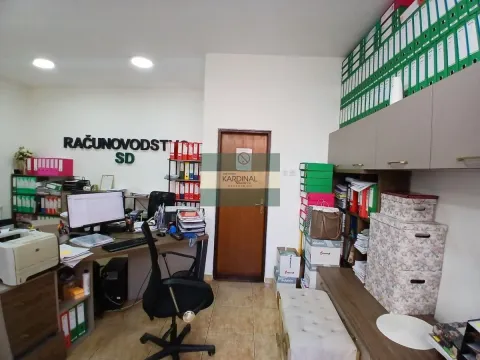 Prodaja, poslovni prostor, 28m², Centar, Jagodina - image 2