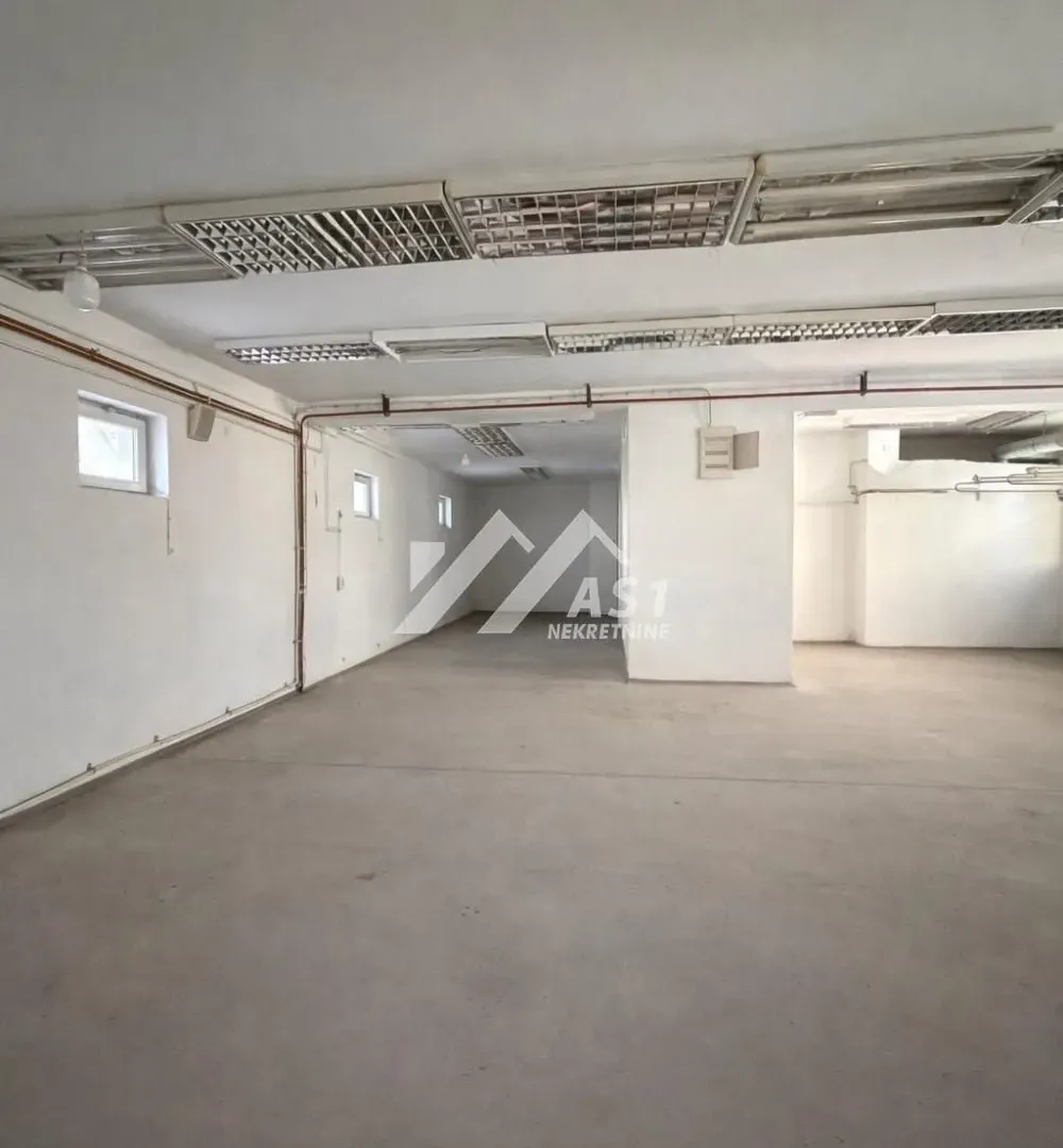 Rent, office space, 300m², Petrovaradin, Novi Sad