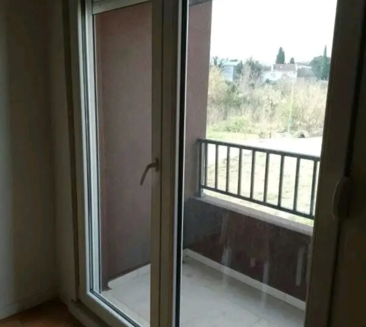 Rent, studio apartment, 33m², Drač, Podgorica