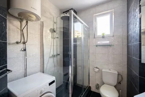 Rent, two bedroom apartment, 57m², Bečići, Budva - image 9