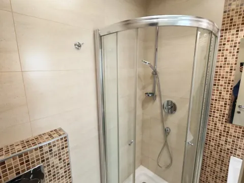 Izdavanje, trosoban stan, 148m², Dedinje Sve Podlokacije, Beograd - image 11