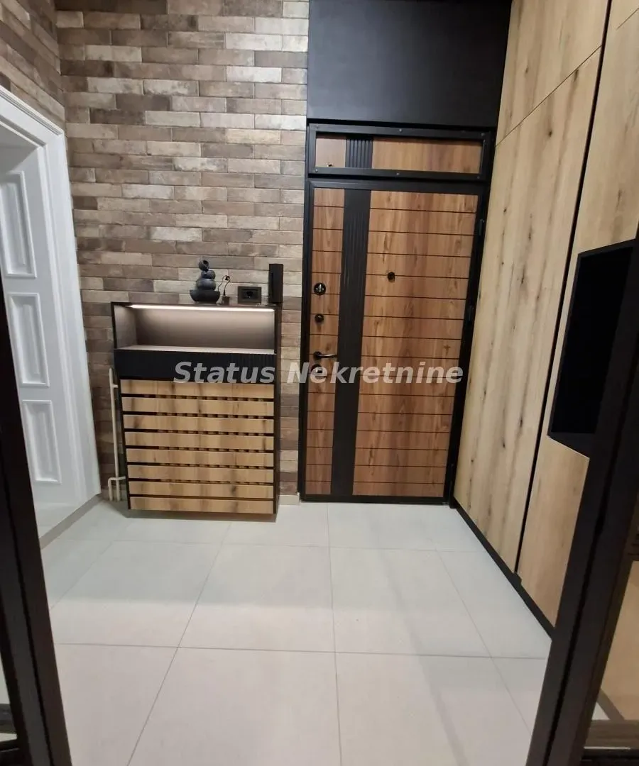 Prodaja, trosoban stan, 100m², Stari grad, Novi Sad