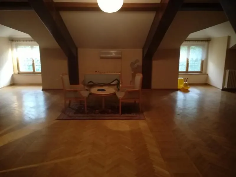 Izdavanje, kuća, 1150m², Karaburma, Palilula Sve Podlokacije