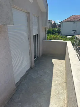 Izdavanje, dvosoban stan, 62m², Momišići, Podgorica - image 13