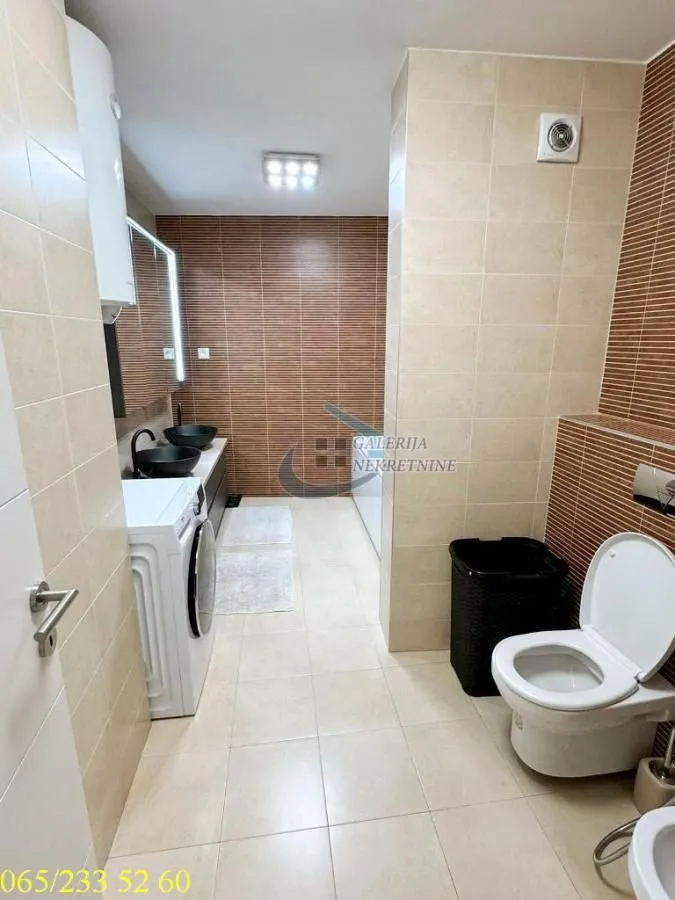 Sale, four bedroom apartment, 270m², Skojevsko Naselje, Beograd