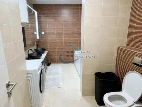 Prodaja, četvorosoban stan, 270m², Skojevsko Naselje, Beograd - image 15