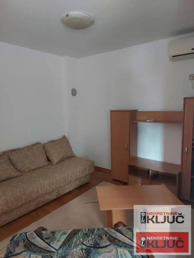 Izdavanje, jednosoban stan, 28m², Grbavica, Novi Sad Sve Podlokacije