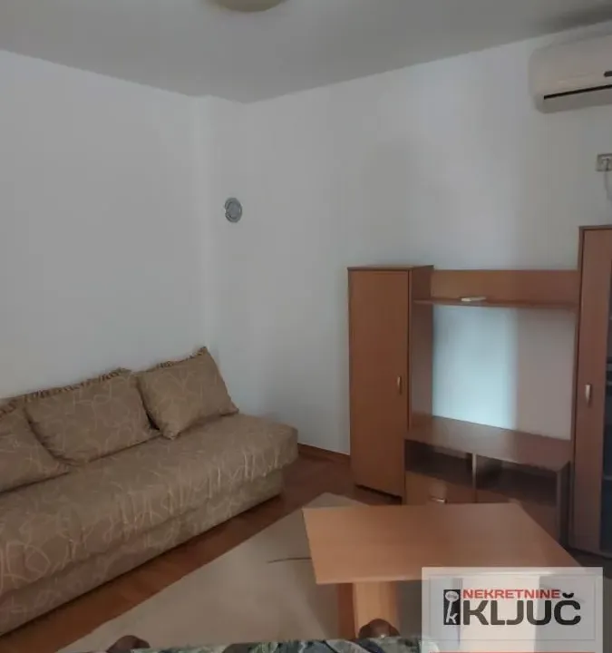 Izdavanje, jednosoban stan, 28m², Grbavica, Novi Sad Sve Podlokacije