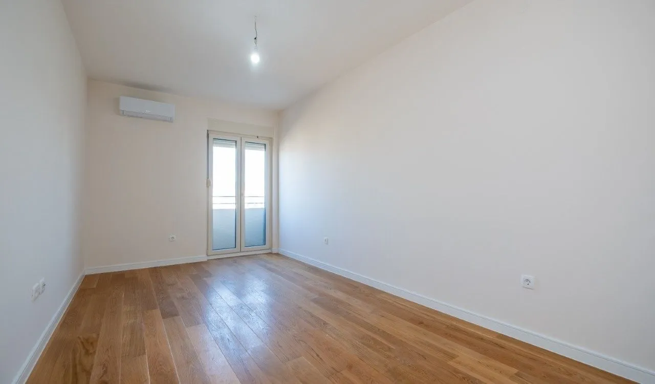 Izdavanje, dvosoban stan, 72m², Central Point, Podgorica