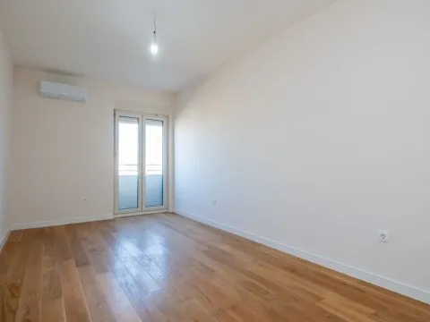 Rent, two bedroom apartment, 72m², Central Point, Podgorica - image 6