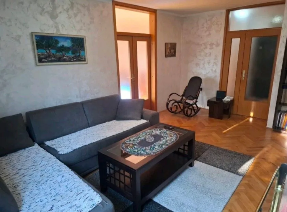 Rent, three bedroom apartment, 84m², Seljanovo, Tivat