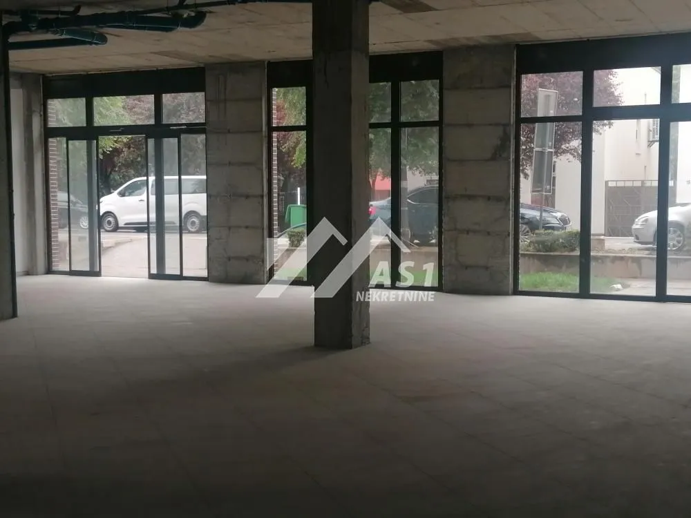 Rent, office space, 413m², Centar, Inđija