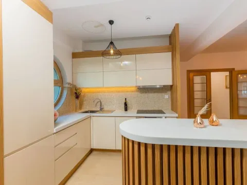 Rent, three bedroom apartment, 110m², Pržno, Budva - image 4