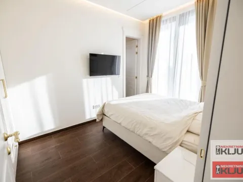 Izdavanje, četvorosoban stan, 135m², Tatarsko brdo, Petrovaradin - image 31