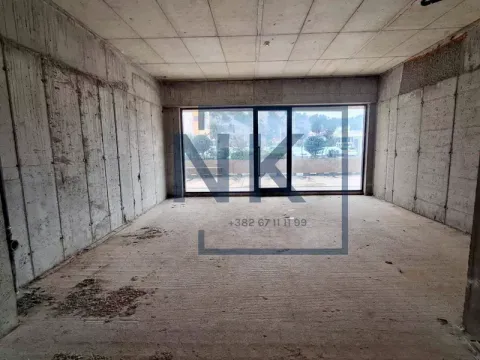 Izdavanje, poslovni prostor, 175m², City Kej, Podgorica - image 4