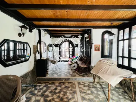 Sale, house, 340m², Knić, Srbija - image 9