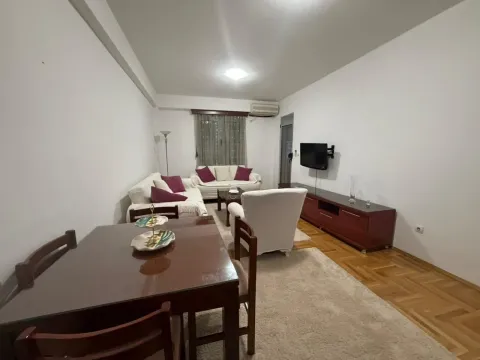 Izdavanje, jednosoban stan, 52m², Podgorica, Crna Gora - image 4