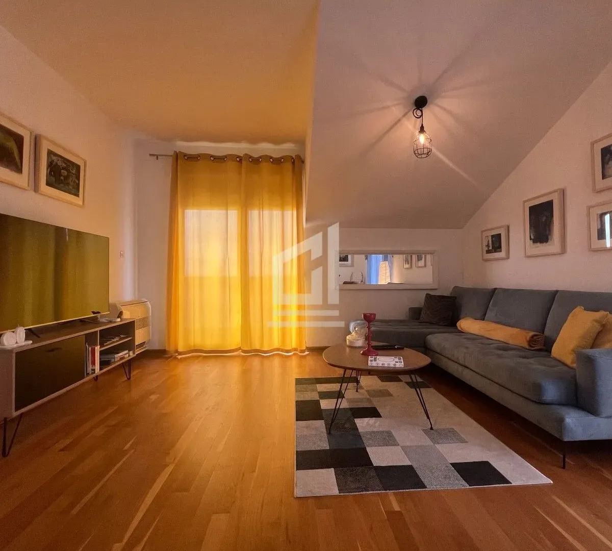 Izdavanje, jednosoban stan, 55m², Gorica C, Podgorica