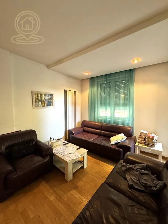Izdavanje, četvorosoban stan, 110m², Voždovac Sve Podlokacije, Beograd