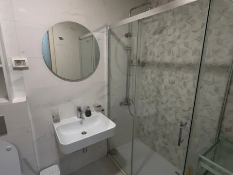 Izdavanje, jednosoban stan, 52m², City Kvart, Podgorica - image 10