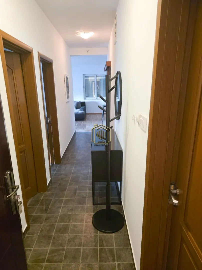 Izdavanje, dvosoban stan, 69m², Stari Aerodrom, Podgorica