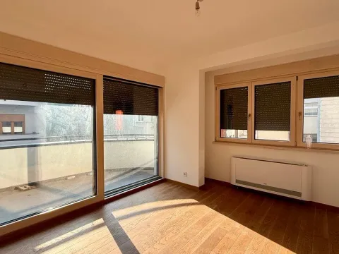 Prodaja, četvorosoban stan, 89m², Vračar Hram, Vračar Sve Podlokacije - image 3