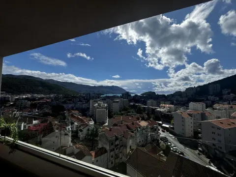 Prodaja, trosoban stan, 140m², Budva, Crna Gora