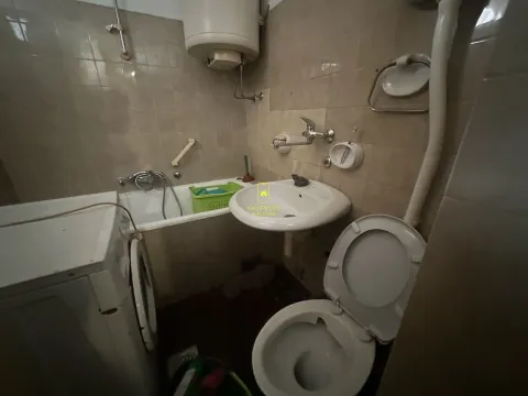 Prodaja, trosoban stan, 93m², Blok 6, Podgorica - image 9