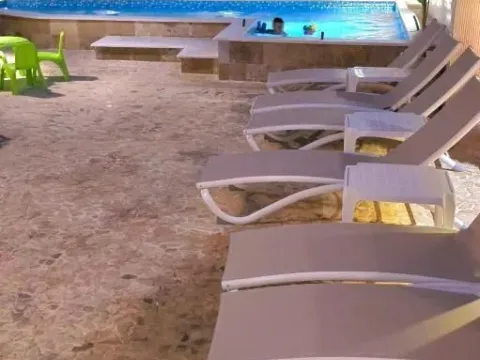 Izdavanje, dvosoban stan, 70m², Lastva Grbaljska, Kotor - image 18