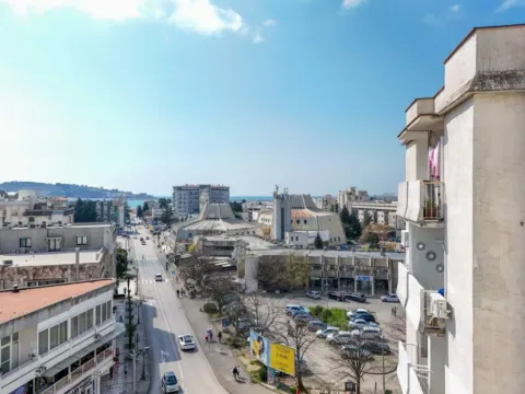 Izdavanje, jednosoban stan, 40m², Centar, Bar - image 11