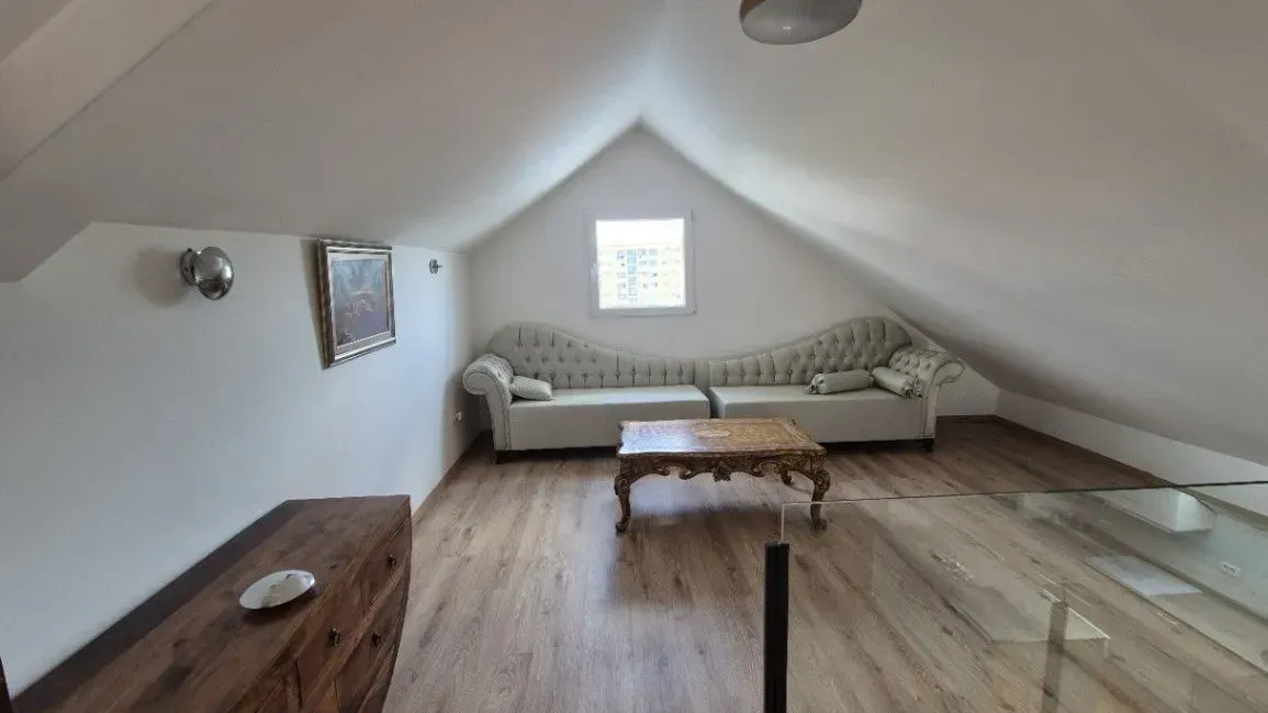 Prodaja, dvosoban stan, 120m², Stari Aerodrom, Podgorica