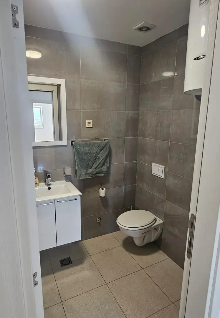 Izdavanje, dvosoban stan, 70m², Zagorič, Podgorica