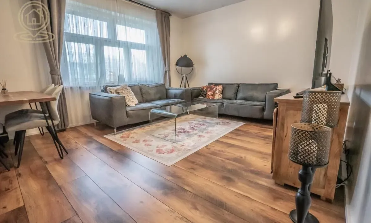 Izdavanje, trosoban stan, 80m², Novi Beograd Blok 37, Novi Beograd Sve Podlokacije