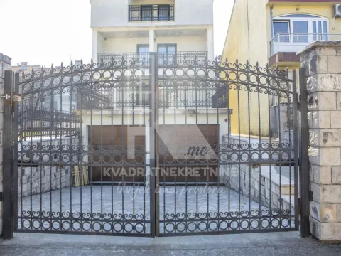 Prodaja, kuća, 300m², Zabjelo, Podgorica - image 8