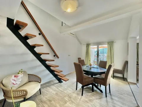 Izdavanje, dvosoban stan, 120m², Budva, Crna Gora - image 11