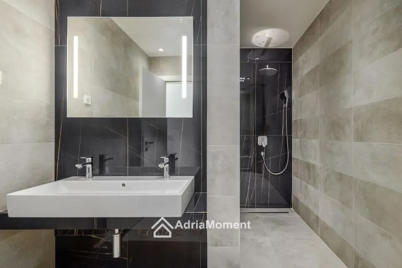 Sale, house, 373m², Prčanj, Kotor