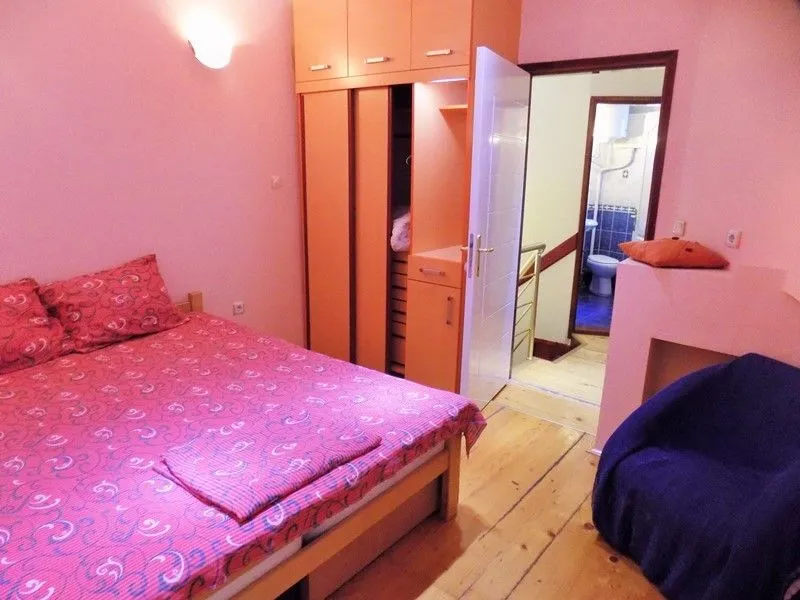 Izdavanje, trosoban stan, 94m², Savski Venac, Beograd