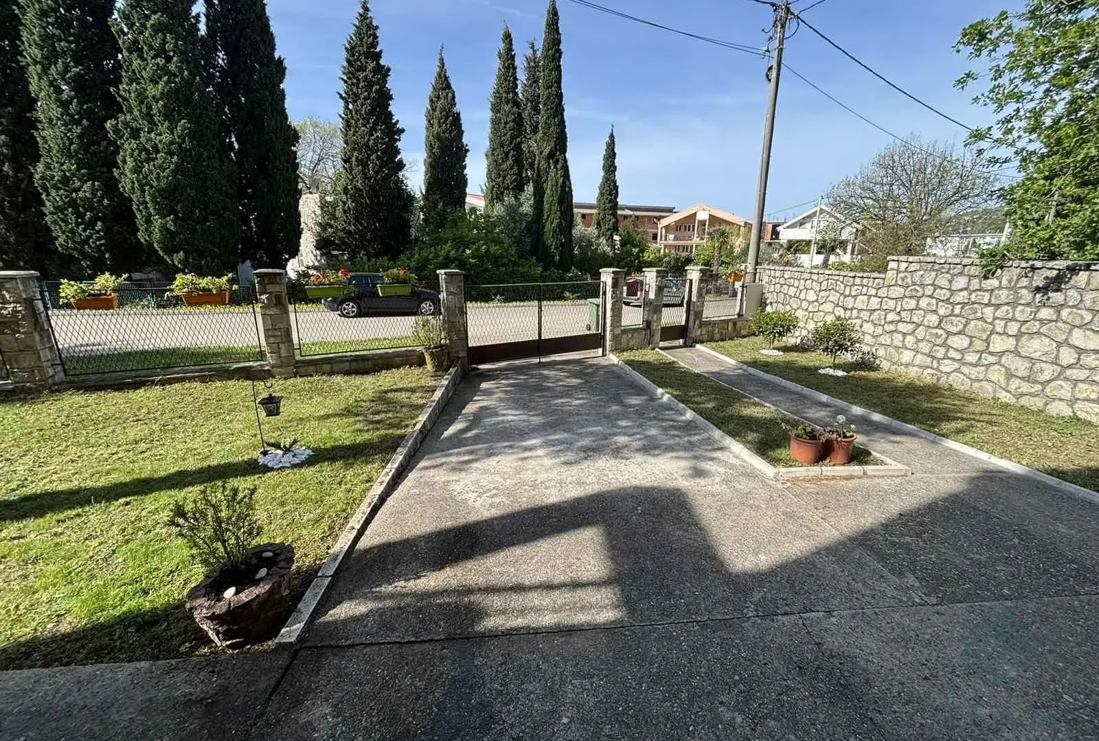 Prodaja, dvosoban stan, 117m², Sutomore, Bar