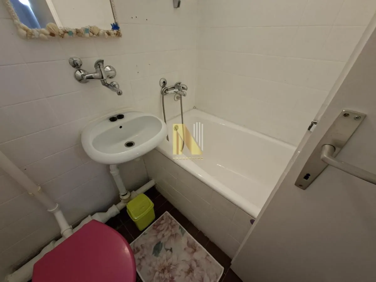 Izdavanje, dvosoban stan, 61m², Novo naselje, Novi Sad