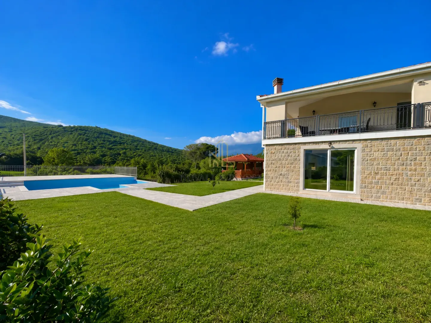 Rent, house, 200m², Krimovica, Kotor