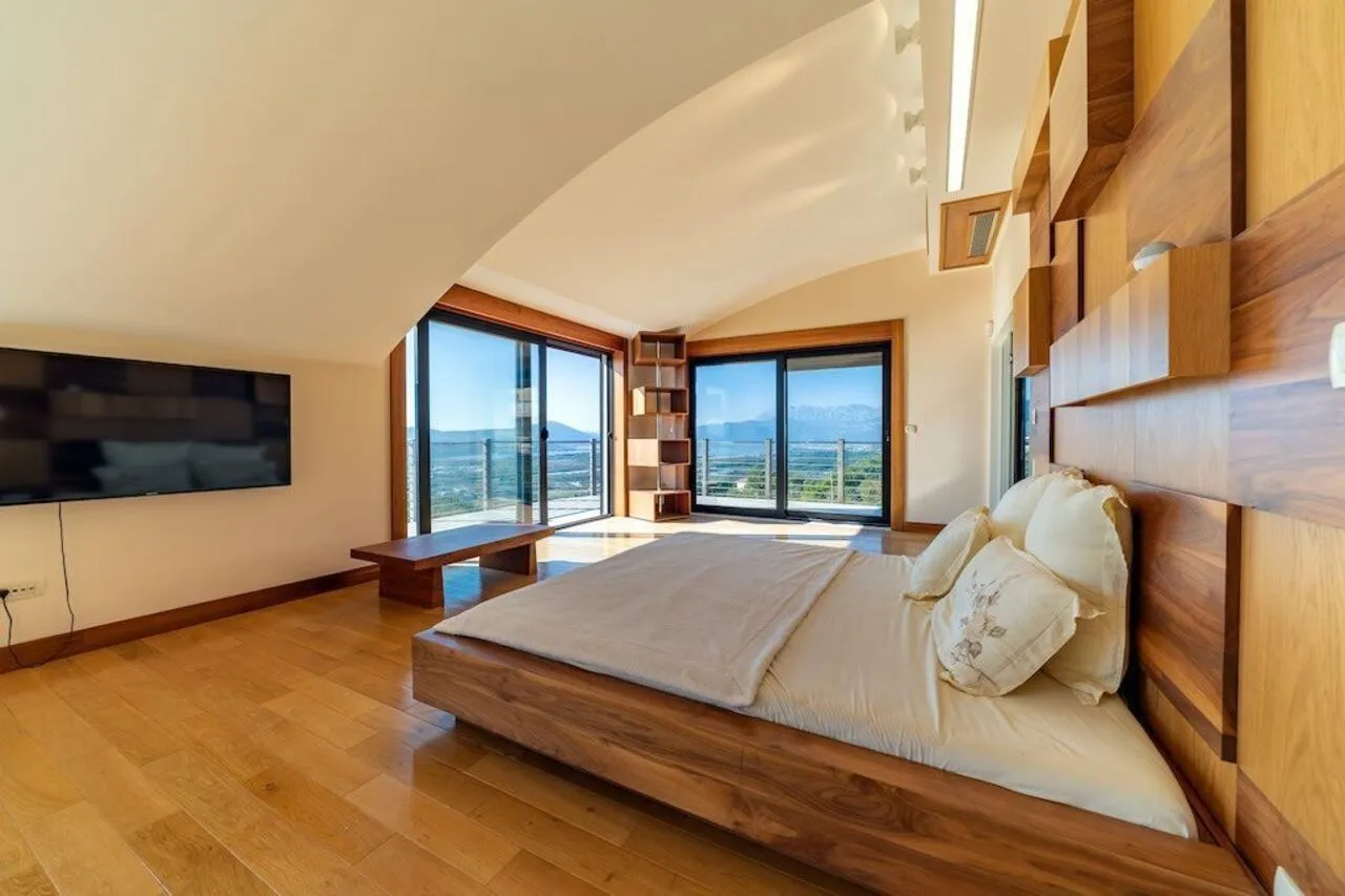 Sale, house, 310m², Dub, Kotor