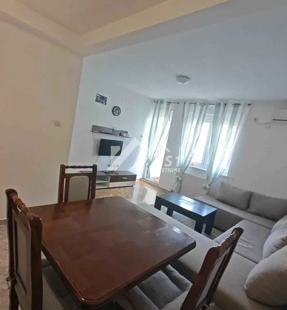 Izdavanje, trosoban stan, 50m², Grbavica, Novi Sad Sve Podlokacije